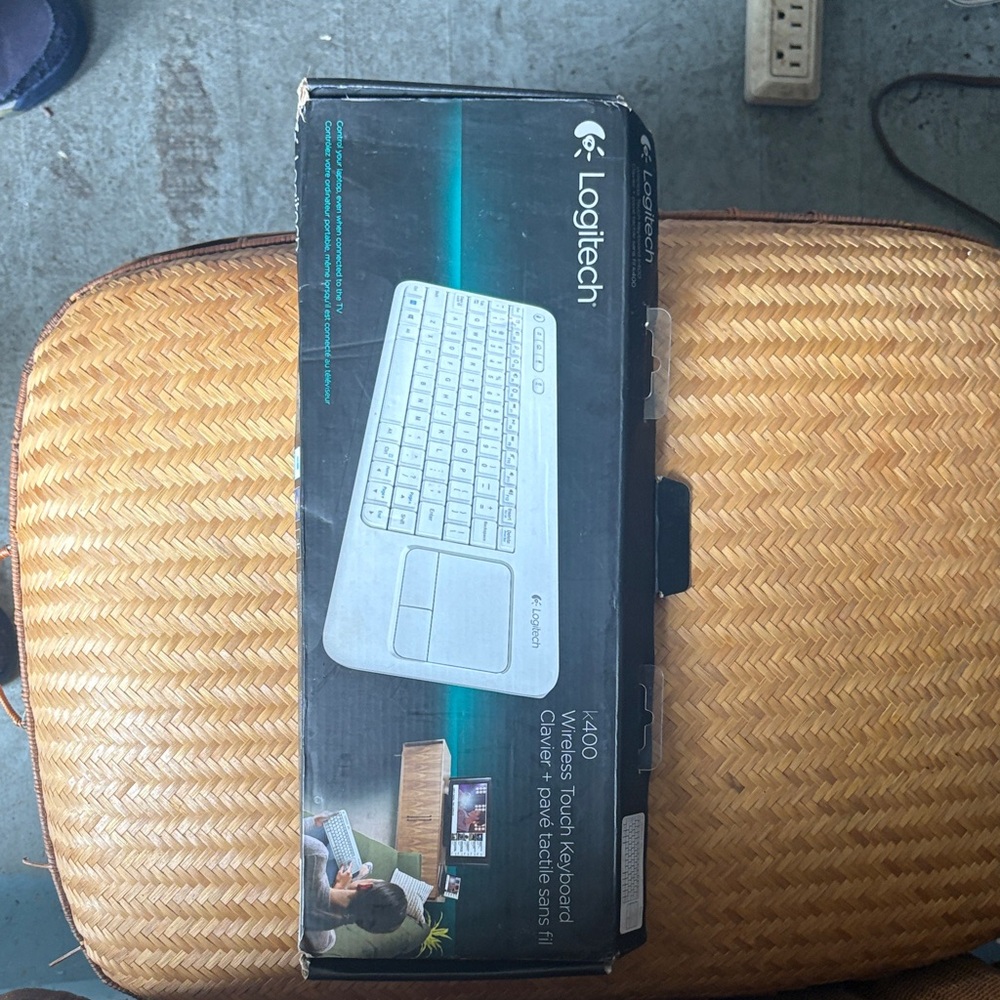 Logitech K400 Wireless Touch Keyboard - White